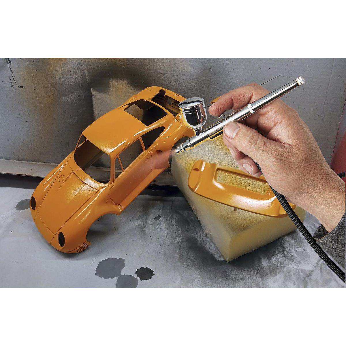 0.3mm Gravity-Feed Dual-Action Airbrush S367929