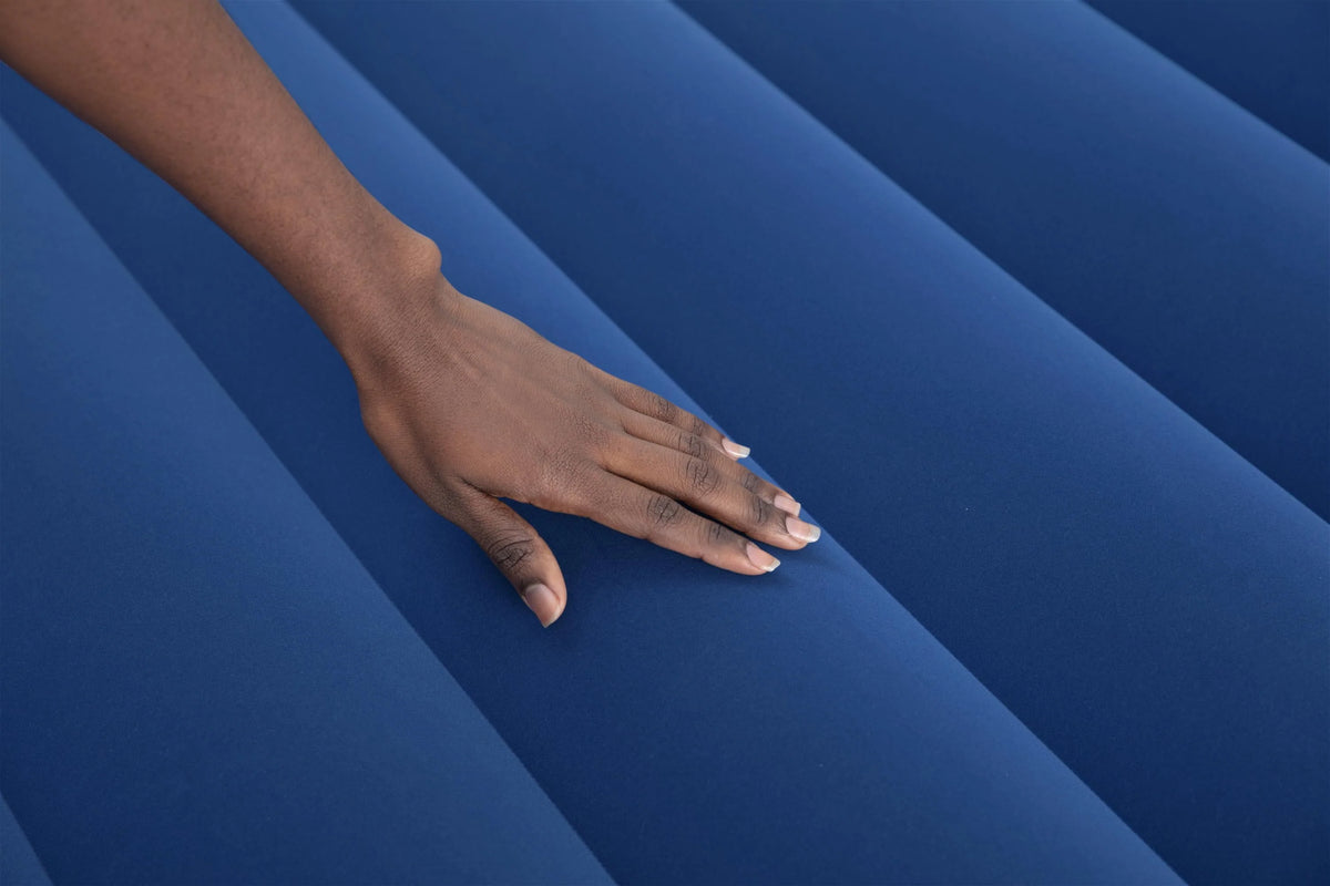 Queen Air Mattress with Built-in Pump M554