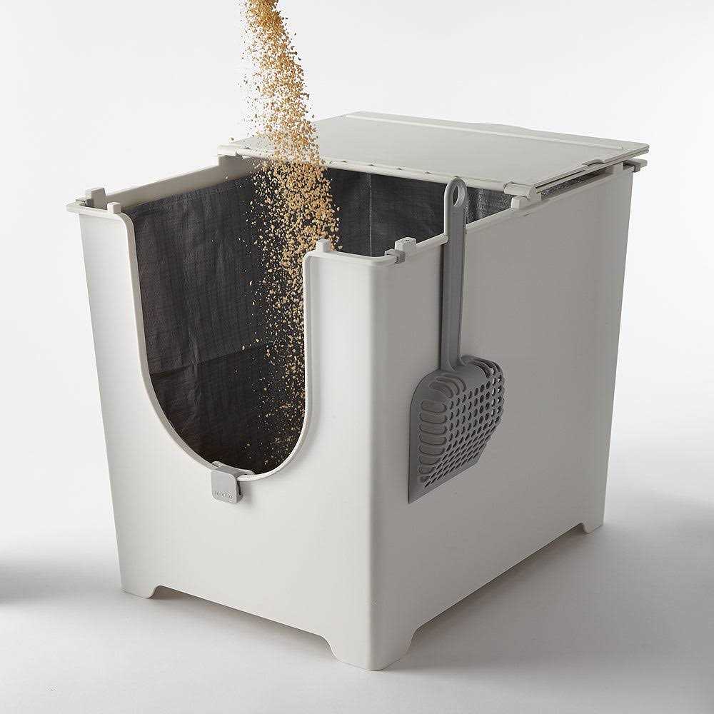 Flip Litter Box with Scoop and Reusable Liner S5295